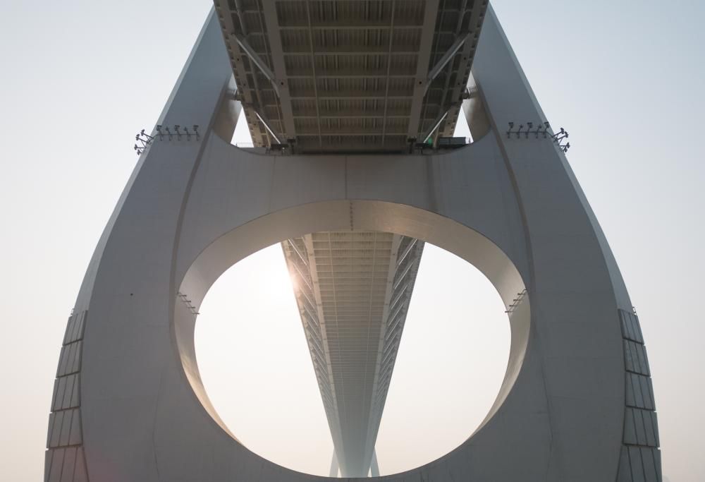 Il ponte straordinario che somiglia a una stazione spaziale