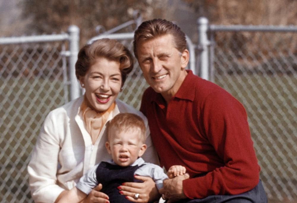 Kirk Douglas: scompare anche la moglie Anne.  Aveva 102 anni