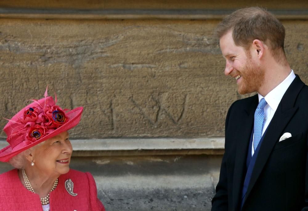 La Regina Elisabetta fa una grande sorpresa al Principe Harry