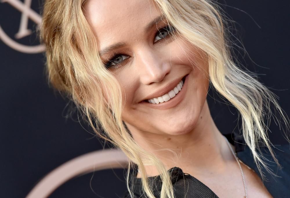 Jennifer Lawrence corre da Paolo Sorrentino. E il marito?