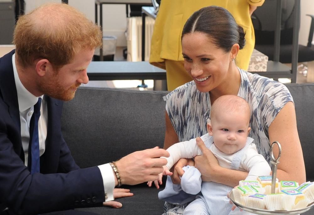 Baby Archie compie 2 anni. E intanto mamma Meghan è accusata di plagio
