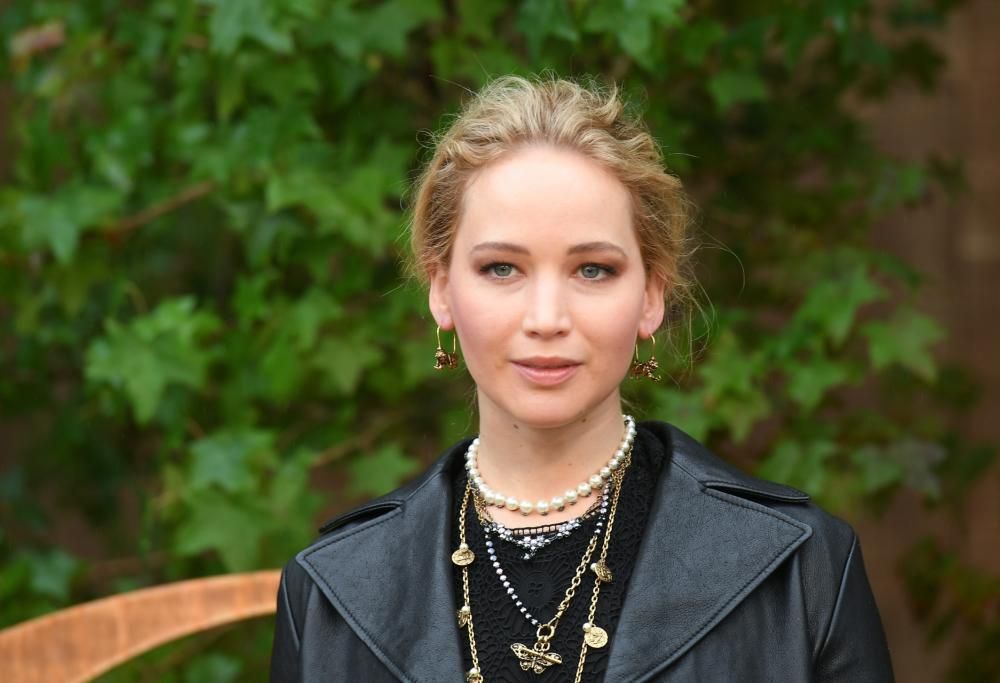 Jennifer Lawrence si sposa in una casa stregata