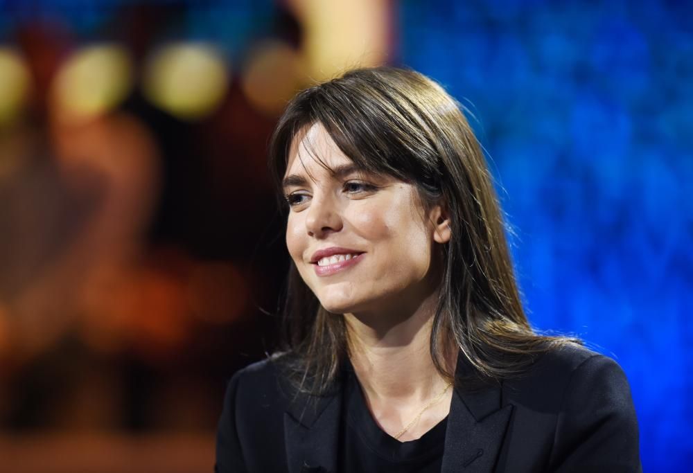Charlotte Casiraghi legge Leopardi: ed è subito emozione