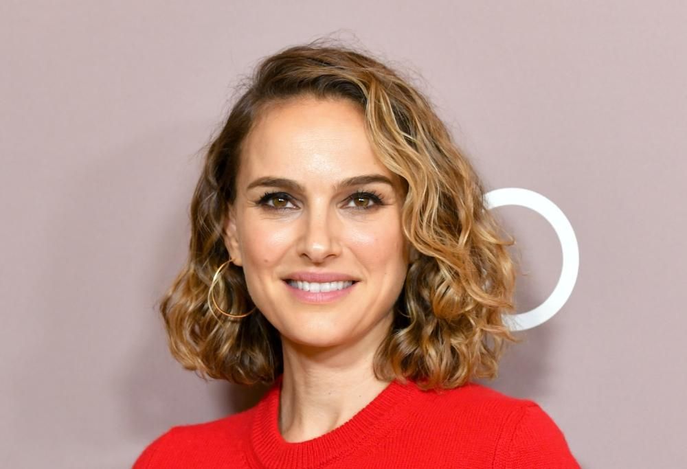 Elena Ferrante, sempre più amata: ecco due nuovi grandi film in arrivo tratti dai suoi romanzi