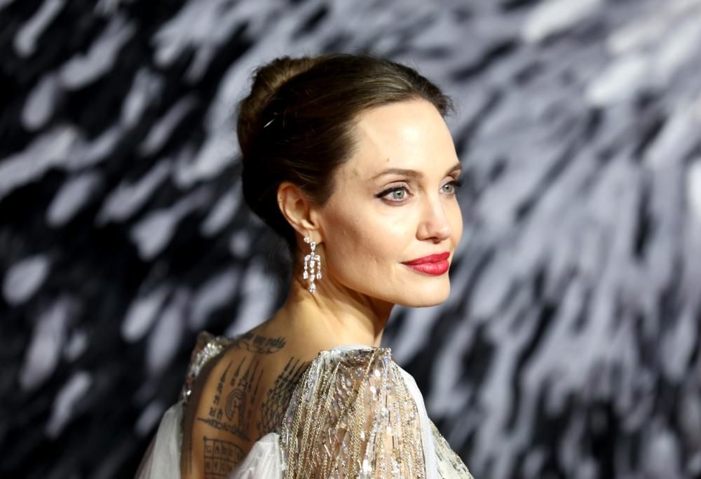 Angelina Jolie si mette a nudo. In tutti i sensi