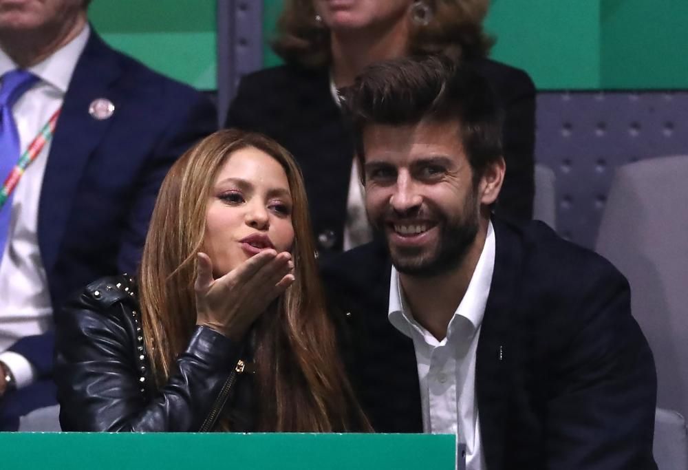 Piqué fischiato in campo: il pubblico tifa Shakira!