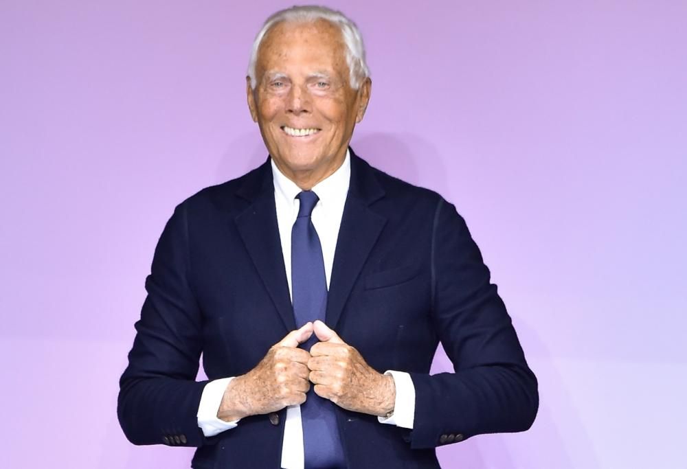 Giorgio Armani apre a tutti la sua sfilata di moda