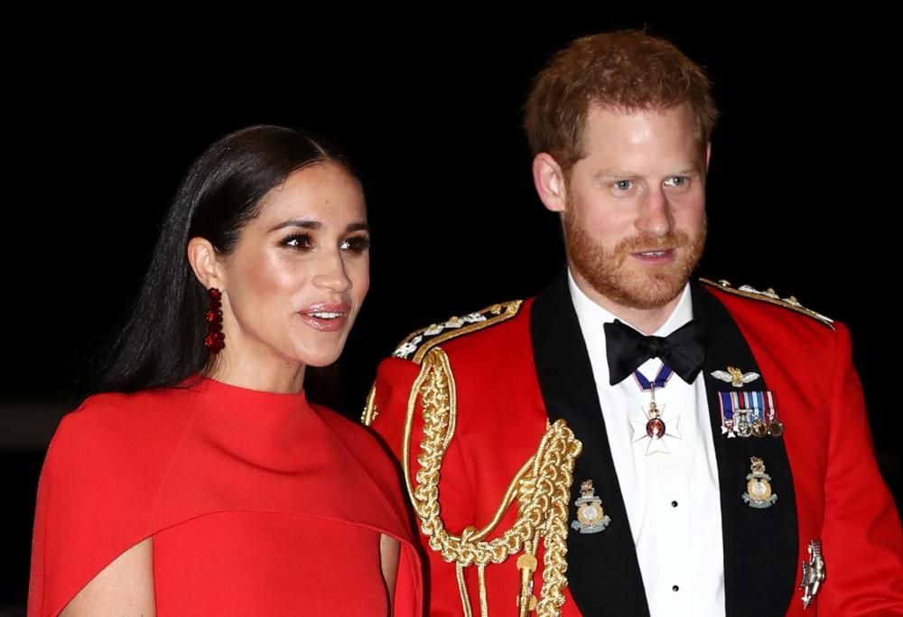 Meghan e Harry donano 90.000 sterline per l’emergenza sanitaria. Ma intanto il loro fascino si appanna. Che succede?