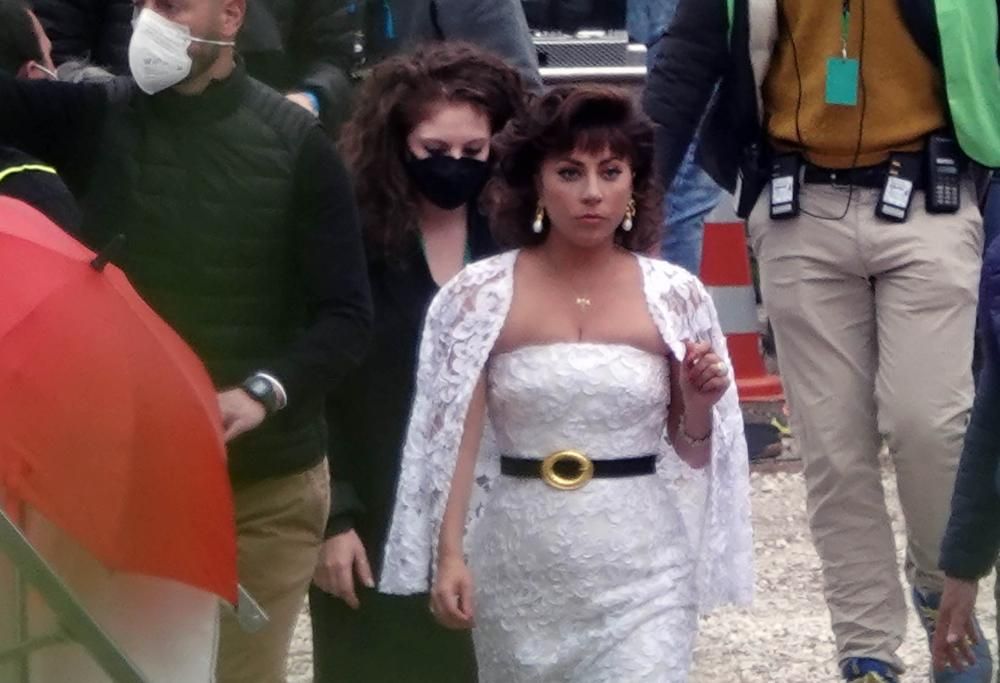 Lady Gaga in abito nuziale!