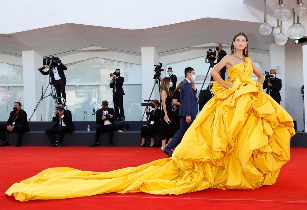 A Venezia è subito commozione con le bellissime parole d’amore di Benigni per la moglie