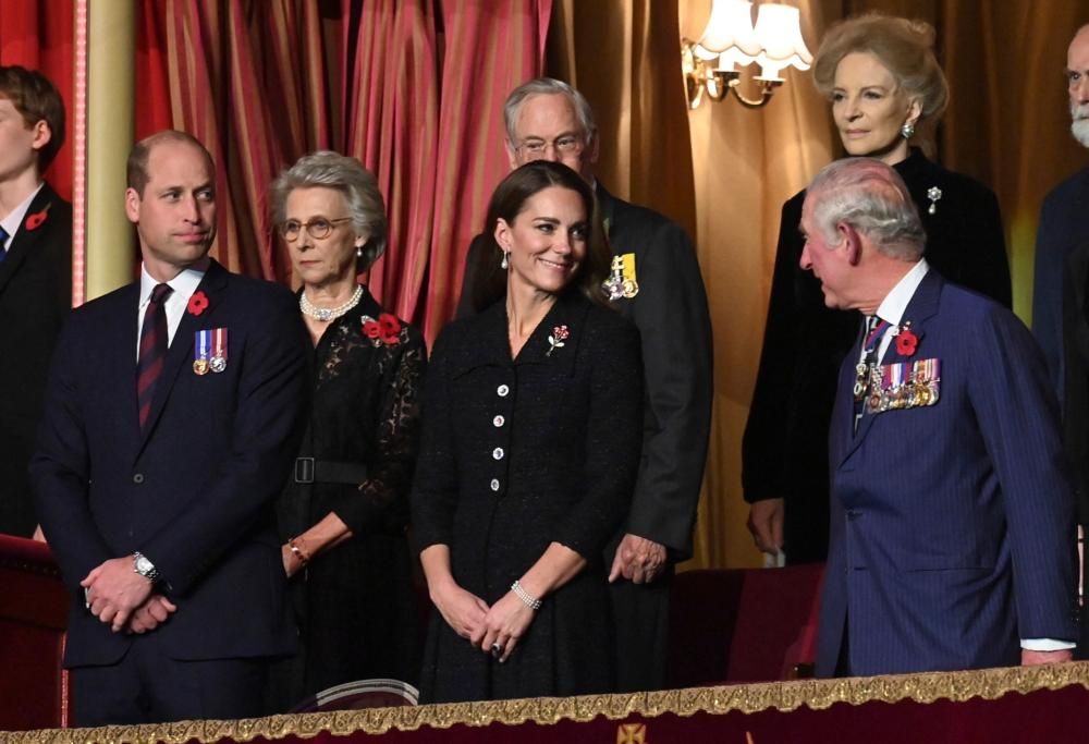 Kate Middleton al posto della Regina: la foto che ha fatto il giro del mondo