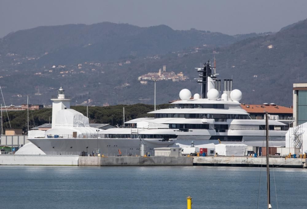 Dentro lo yacht da 700 milioni di sterline che potrebbe essere di Putin: il video