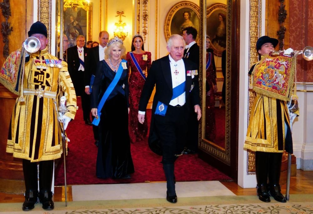 Re Carlo dona ai cittadini britannici più di un miliardo di sterline