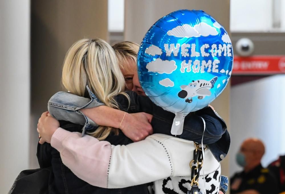 In aeroporto adesso gli abbracci si pagano