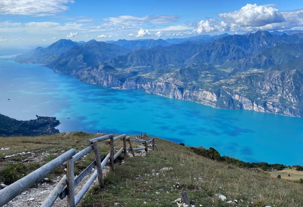 Oltre 1.000 bottiglie di spumante inabissate nel Lago di Garda