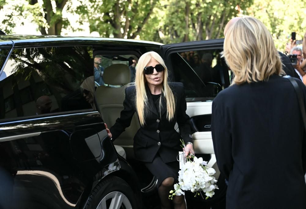 Il diavolo veste Prada 2: anche Donatella Versace nel film. Le foto