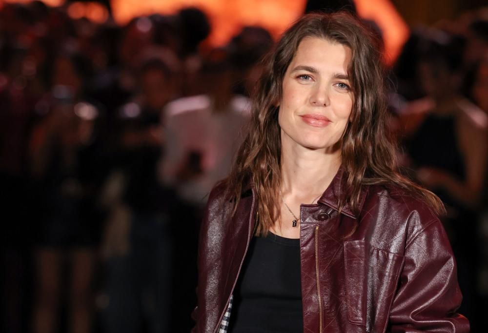 Charlotte Casiraghi e Meghan Markle meravigliose alla Parigi Fashion Week