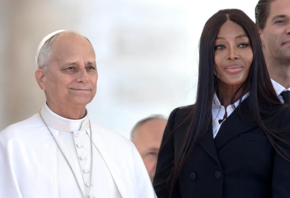 Naomi Campbell e Laura Pausini  in visita dal Papa