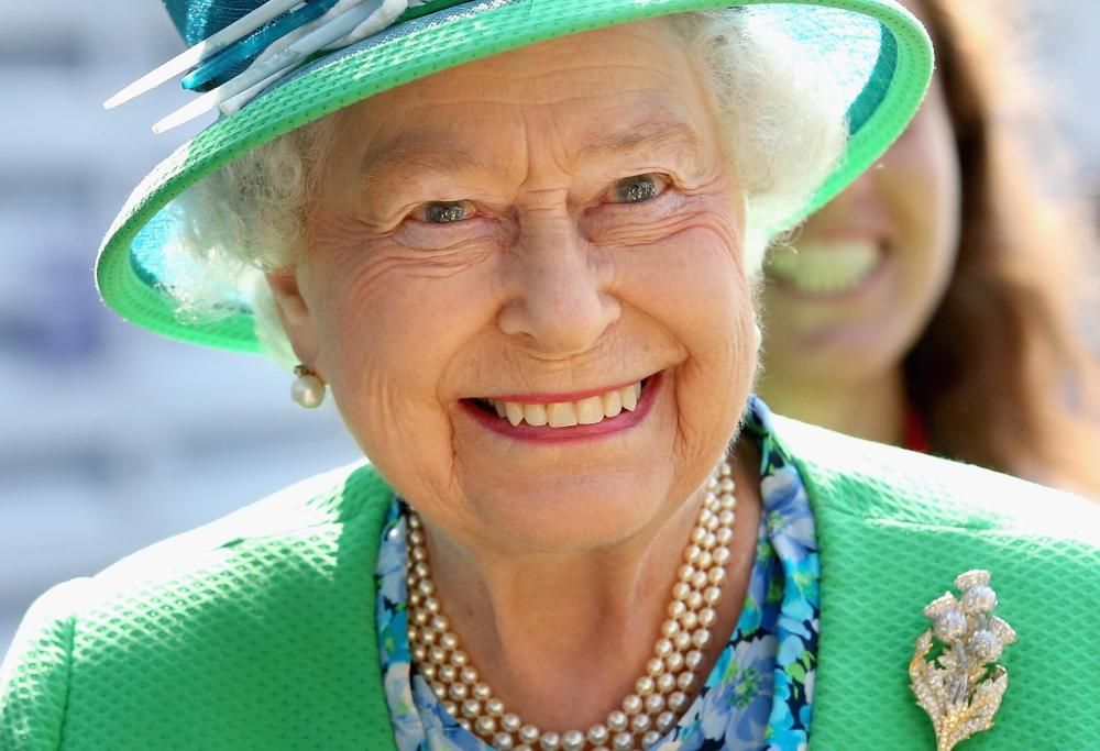 Regina Elisabetta: i messaggi in codice delle sue spille