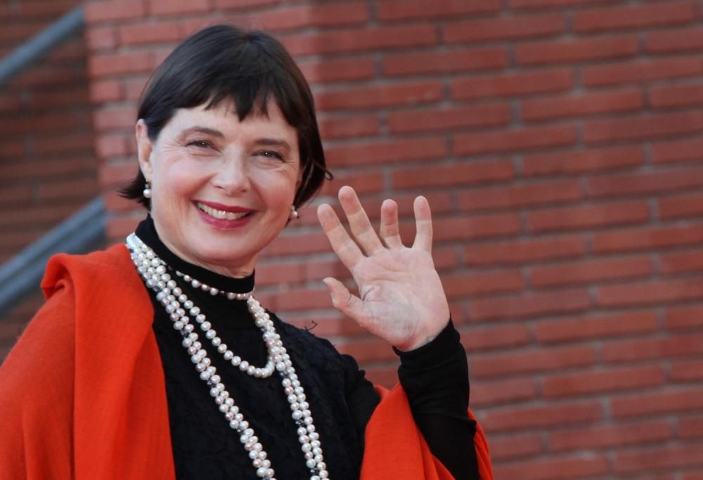 Isabella Rossellini e la sua ode all’età:  dona la vera libertà