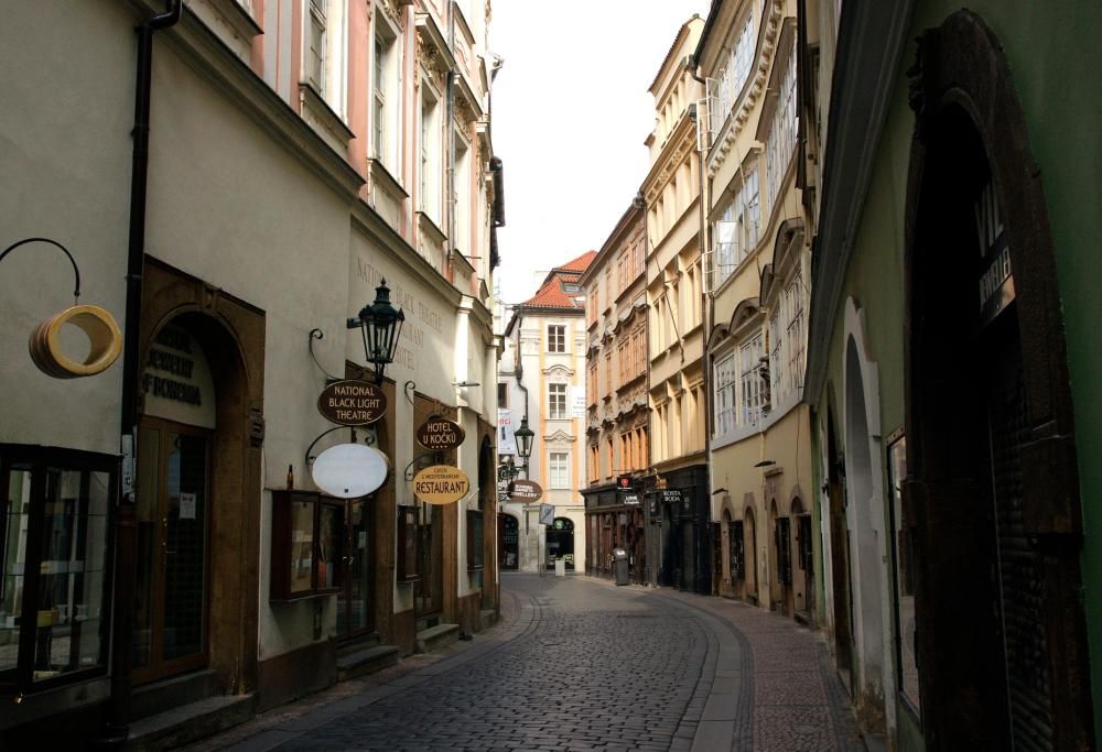 A Praga la strada più stretta del mondo