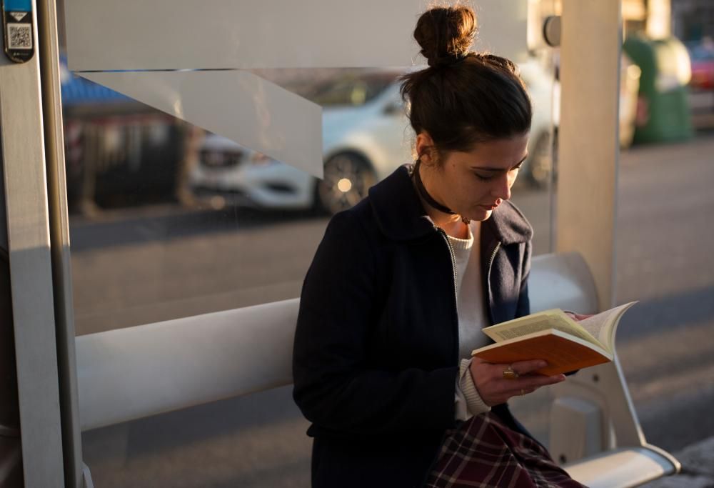 Biblioteche alle fermate dei bus e della metro: la bellissima iniziativa