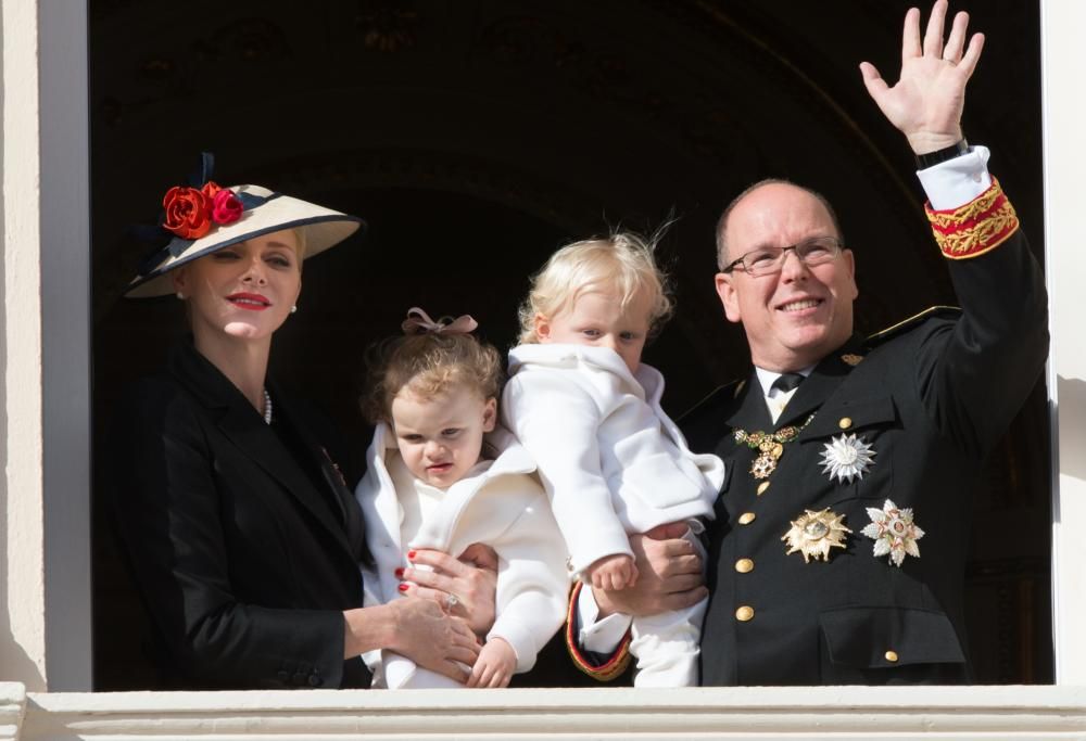 I gemellini Jacques e Gabriella festeggiano il compleanno