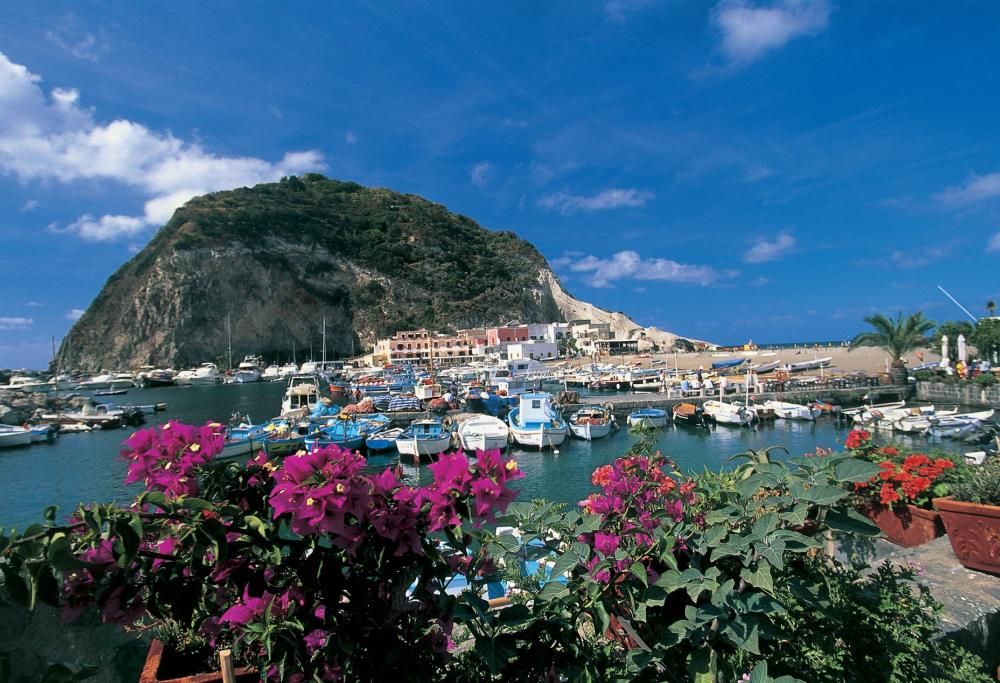 E’ a Ischia la panchina più bella del mondo