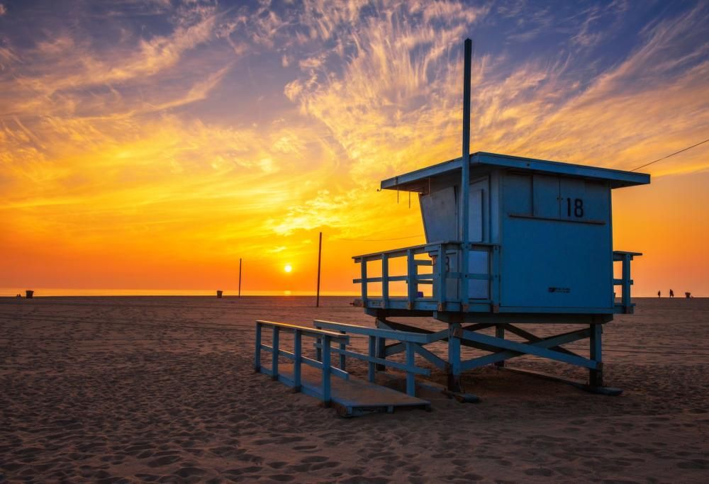 Il tramonto sulla spiaggia di Los Angeles che puoi vedere da casa