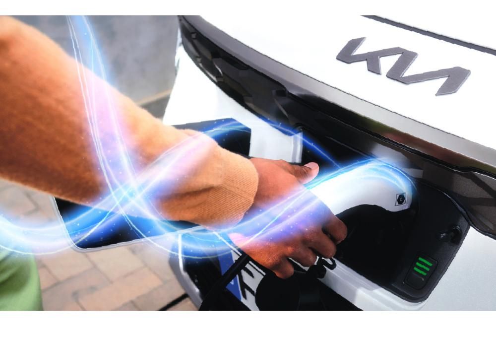 In viaggio verso il futuro della mobilità. Ascolta il nuovo podcast di Kia con Andrea Galeazzi e Valeria Oliveri.