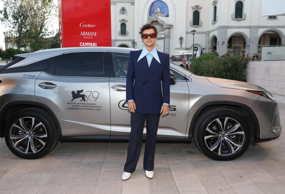 Fascino, bellezza e talento. Lexus sfila sul red carpet di Venezia insieme ad artisti internazionali