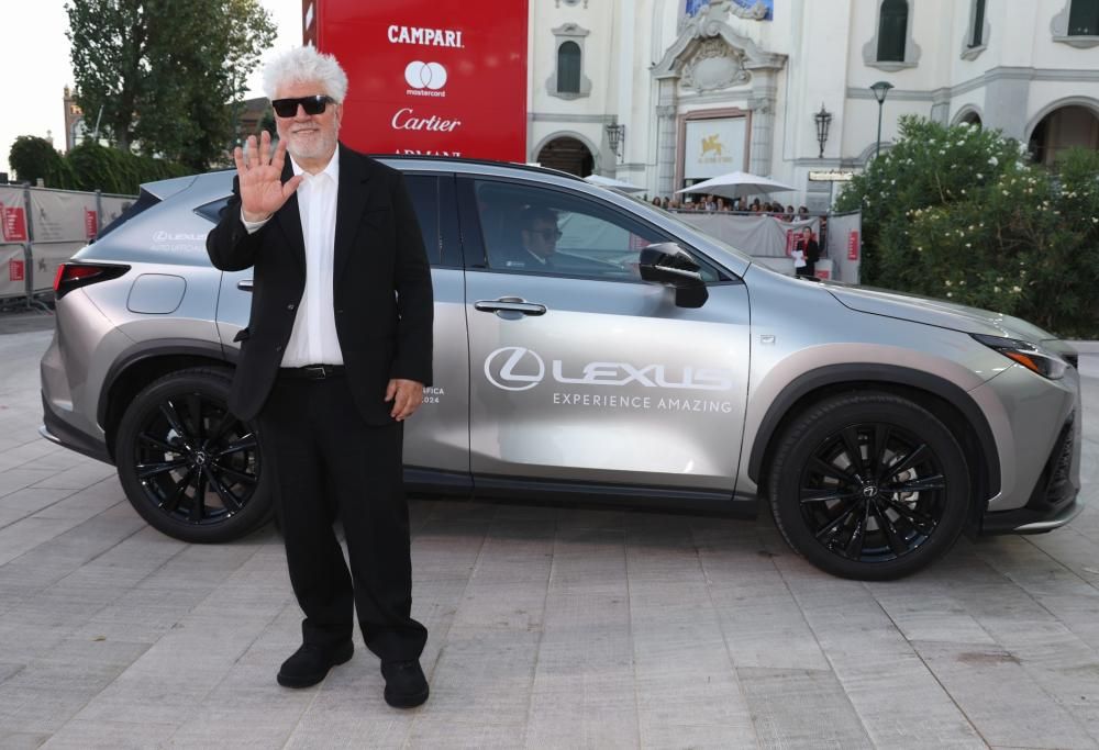 81. Mostra Internazionale D’Arte Cinematografica: Leone d’Oro a “The Room Next Door” di Pedro Almodóvar