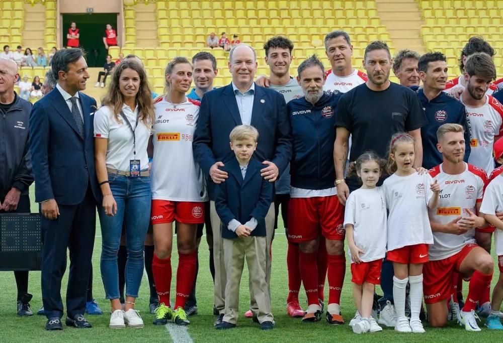 A Monte Carlo campioni, piloti e pubblico per la solidarietà