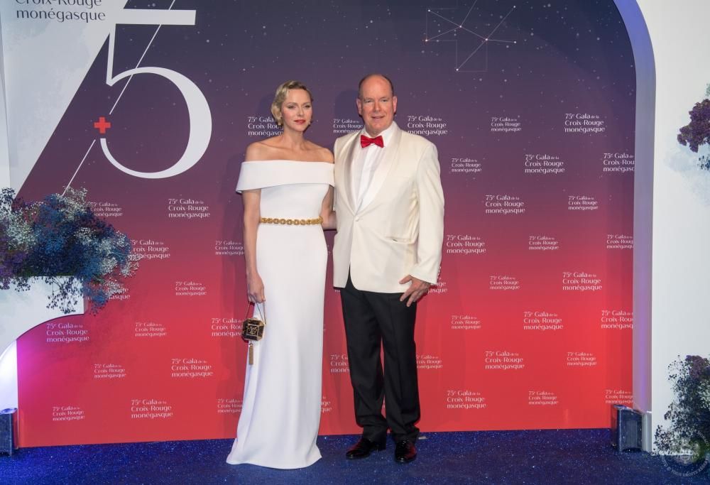A Monte Carlo i sorrisi della Principessa Charlene e la musica di Jamiroquai per il 75° Gala della Croce Rossa Monegasca