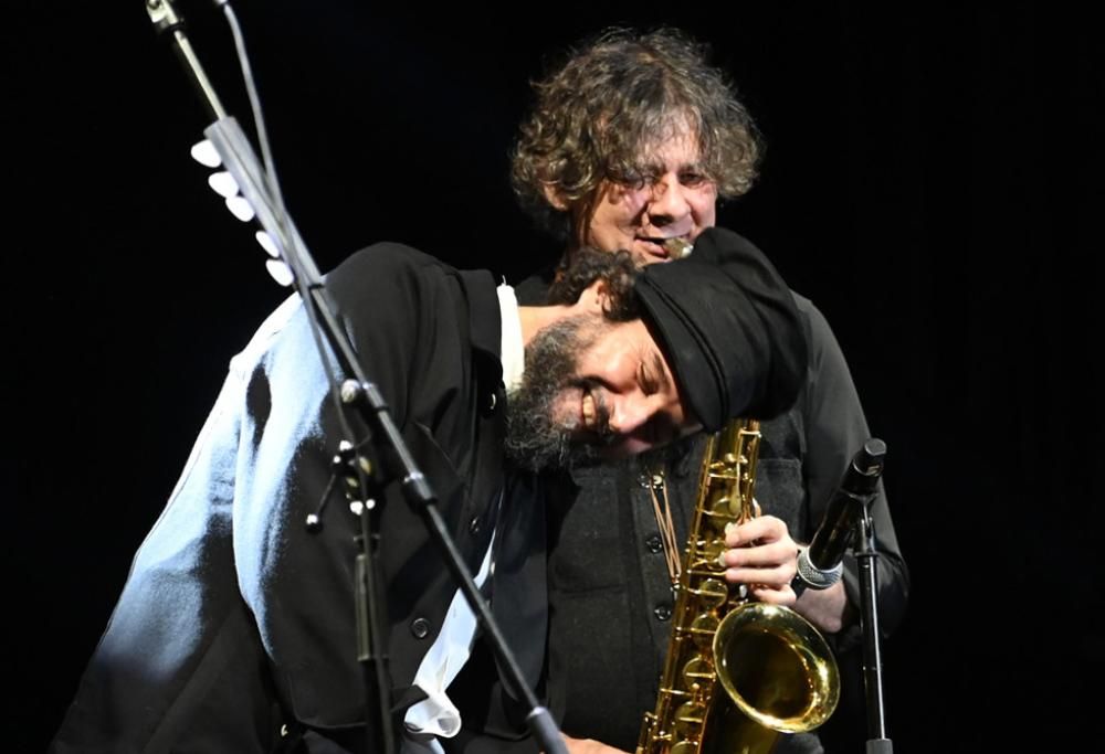 Vinicio Capossela: le foto più belle a Umbria Jazz 2024