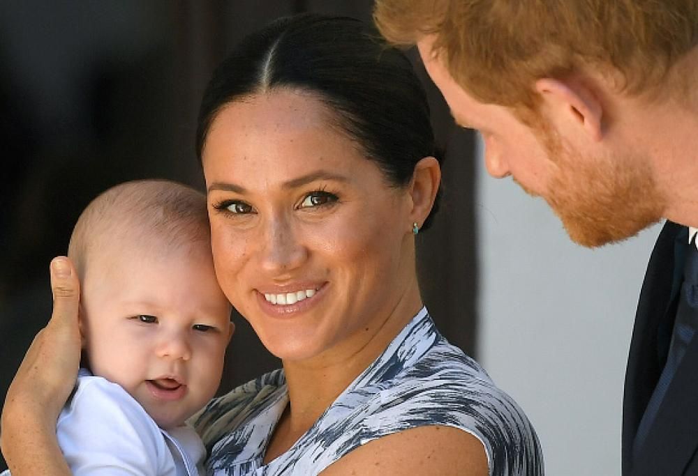 Baby Archie festeggia il primo compleanno, ma tra Harry e Meghan c’è aria di crisi