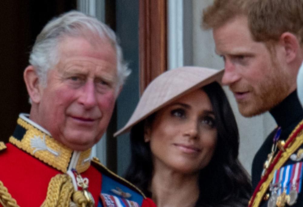 Sarà il principe Carlo a pagare le spese per Harry e Meghan
