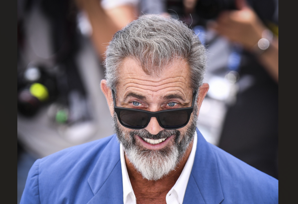 Mel Gibson a sorpresa al ristorante in Puglia: la foto