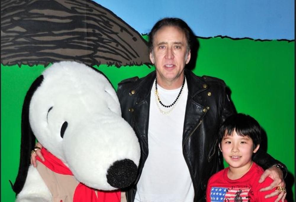 Nicolas Cage acquista un posto in aereo per l’amico immaginario del figlio