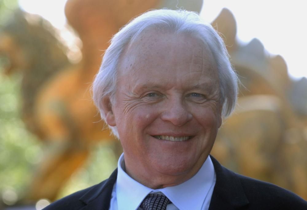 Anthony Hopkins alle prese con un classico italiano