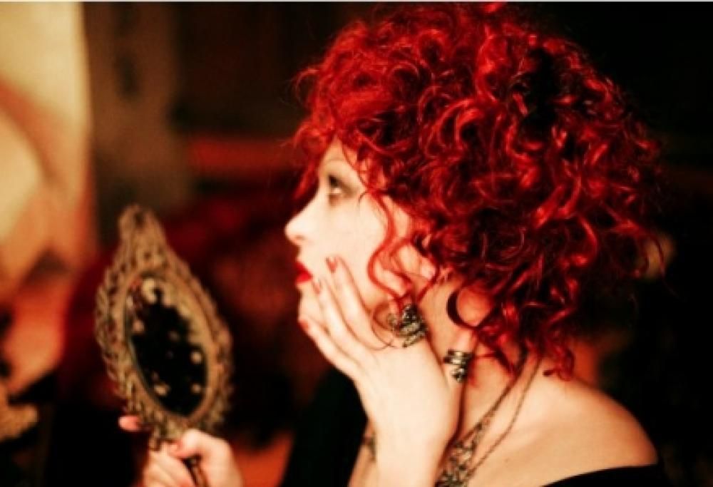 Cyndi Lauper nella parodia “Girls Just Want Equal Funds”