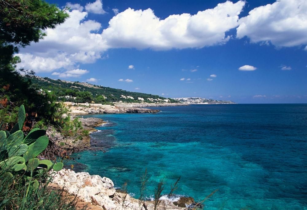 Le barche  sembrano volare nelle splendide acque del Salento: ecco le foto spettacolari!