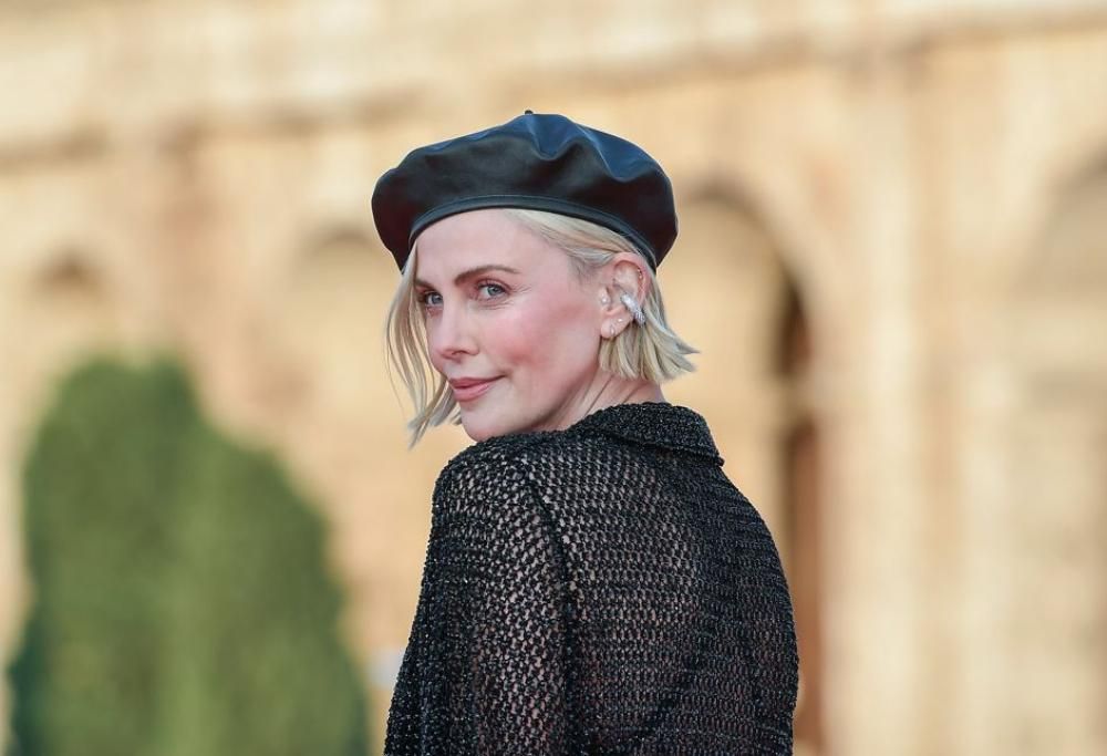 Charlize Theron contro i ritocchini