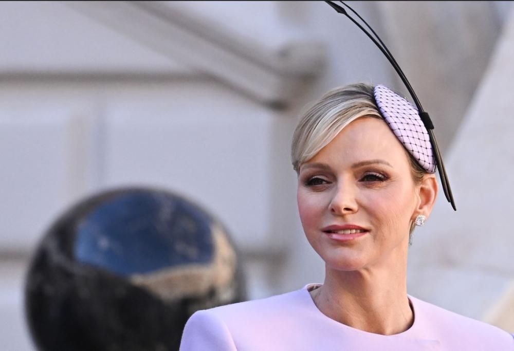 La Principessa Charlene radiosa alla Festa Nazionale di Monaco: le foto più belle
