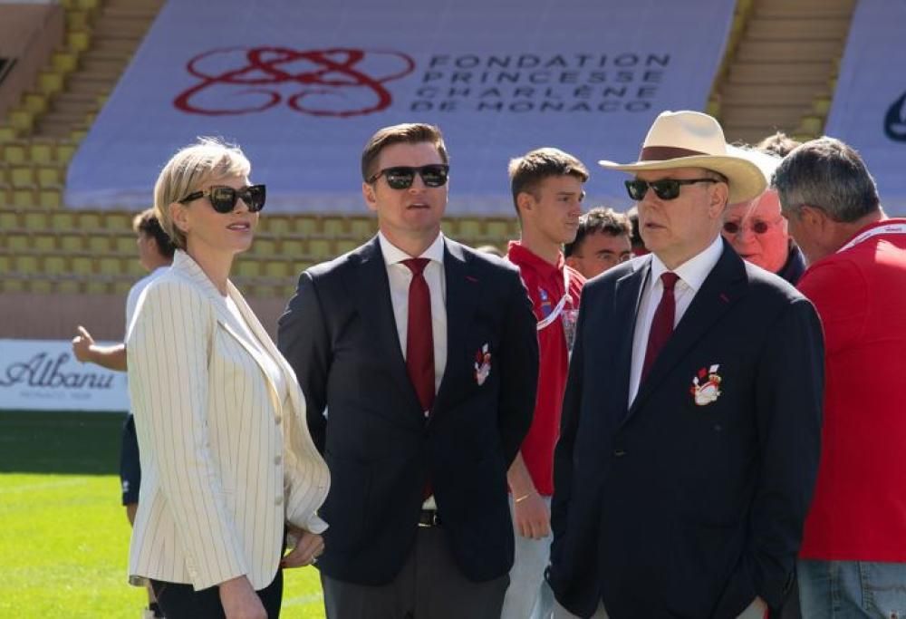 La Principessa Charlene felice con il fratello Gareth