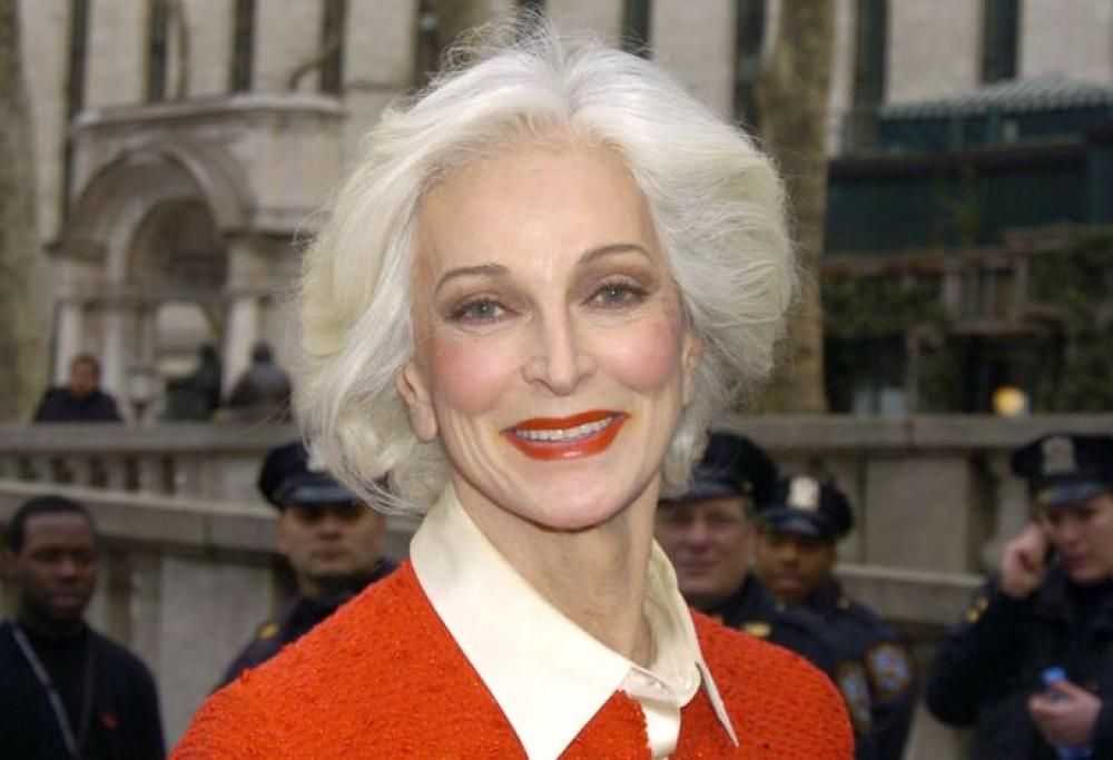 In posa senza veli a 91 anni: la lezione meravigliosa di Carmen dell’Orefice