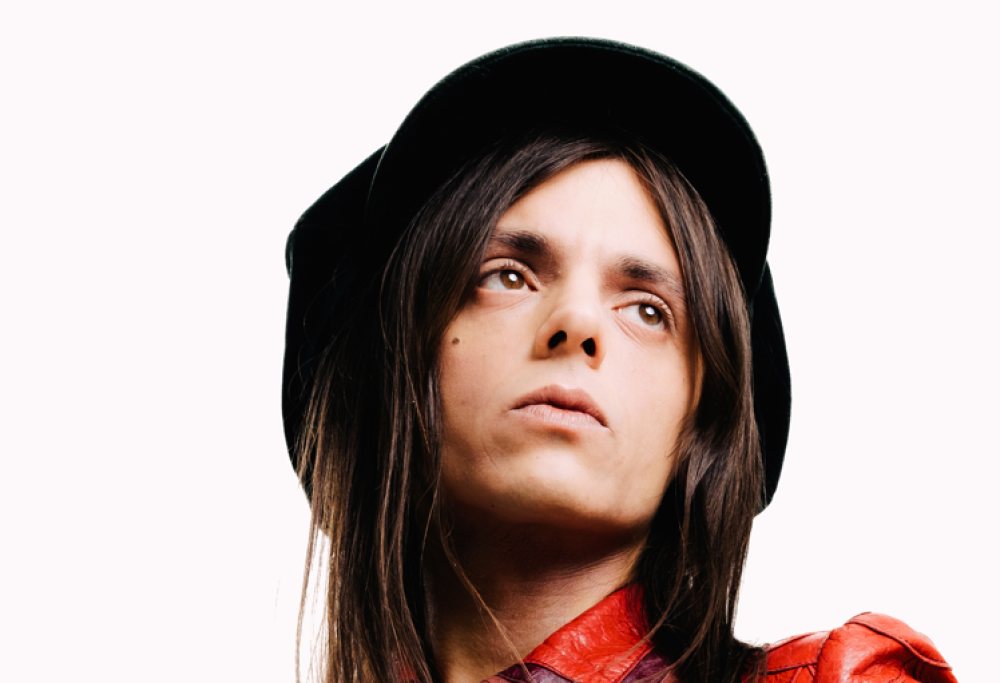 Eurovision 2025. Lucio Corsi suona un filo d’erba. Il video