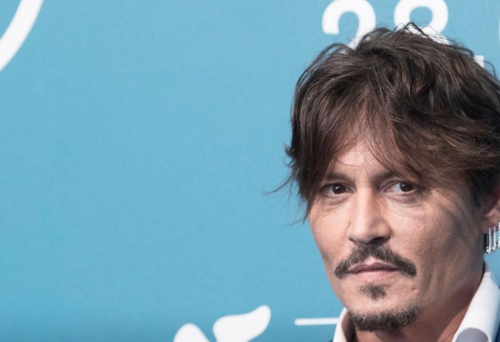 Johnny Depp: l’ultima sfuriata sul set. E le nuove foto