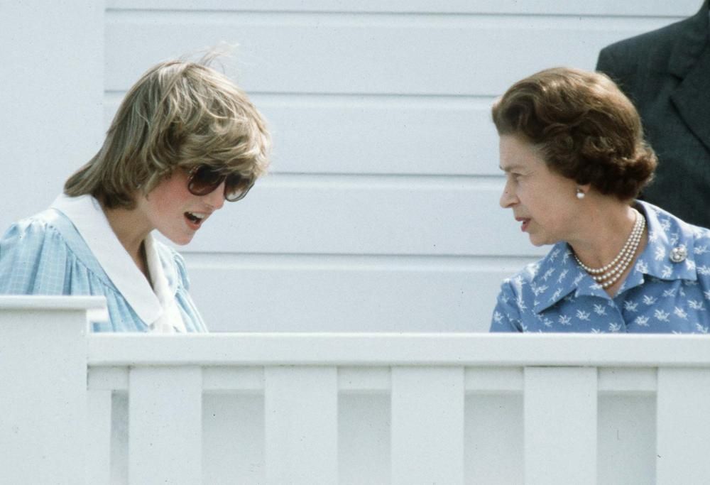 Quella volta in cui la Regina Elisabetta allontanò il fantasma di Lady Diana