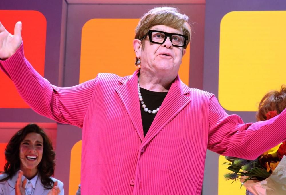 Elton John finalmente rivela perché decise di cambiare nome